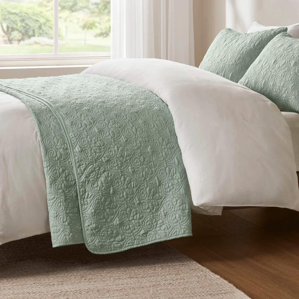 Quebec Reversible Bedspread Set
